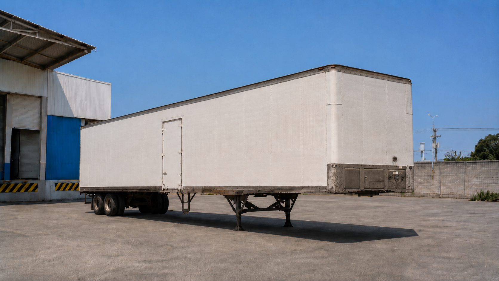 FRUEHAUF Caja seca 40' 2005 — Vehículo comercial seminuevo certificado