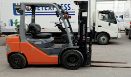 Toyota MONTACARGAS 8FGU25 — foto 2