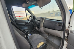 Mercedes Benz Cargo Van — foto 8