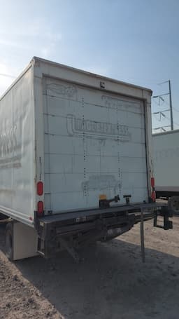 FREIGHTLINER FL 360 — foto 10