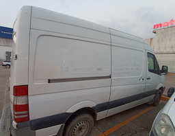 Mercedes Benz Cargo Van — foto 4