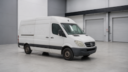 Mercedes Benz Cargo Van — foto 1
