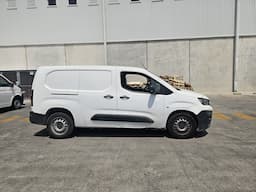 Peugeot Partner — foto 8