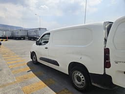 Peugeot Partner — foto 12