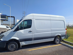 Mercedes Benz Cargo Van — foto 3