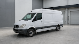 Mercedes Benz Cargo Van — foto 1