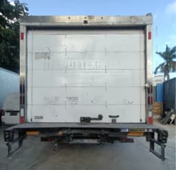 FREIGHTLINER FL 360 — foto 4