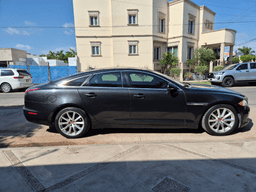 Jaguar XJ — foto 2
