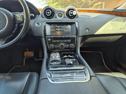 Jaguar XJ — foto 19