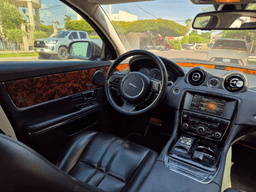 Jaguar XJ — foto 22