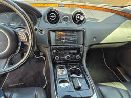 Jaguar XJ — foto 30