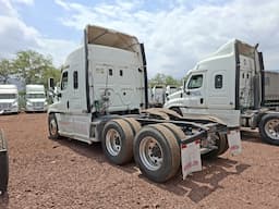 FREIGHTLINER Cascadia — foto 6