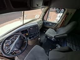 FREIGHTLINER Cascadia — foto 7