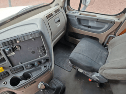 FREIGHTLINER Cascadia — foto 7