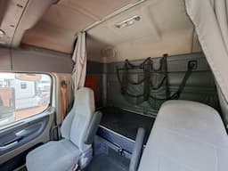 FREIGHTLINER Cascadia — foto 8