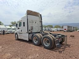 FREIGHTLINER Cascadia — foto 4
