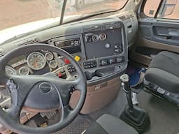FREIGHTLINER Cascadia — foto 6
