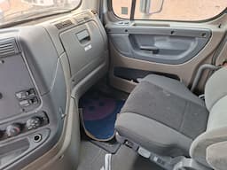 FREIGHTLINER Cascadia — foto 9