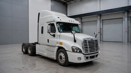 FREIGHTLINER Cascadia — foto 1