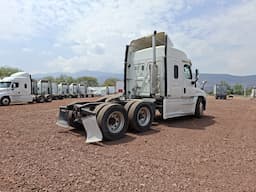 FREIGHTLINER Cascadia — foto 3