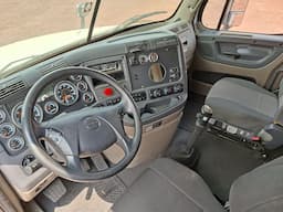 FREIGHTLINER Cascadia — foto 6