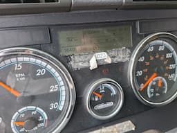 FREIGHTLINER Cascadia — foto 9