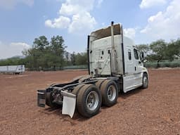 FREIGHTLINER Cascadia — foto 3