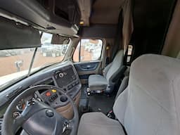 FREIGHTLINER Cascadia — foto 7