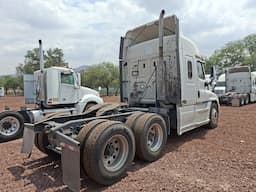 FREIGHTLINER Cascadia — foto 6