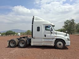 FREIGHTLINER Cascadia — foto 4