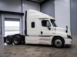 FREIGHTLINER Cascadia — foto 1