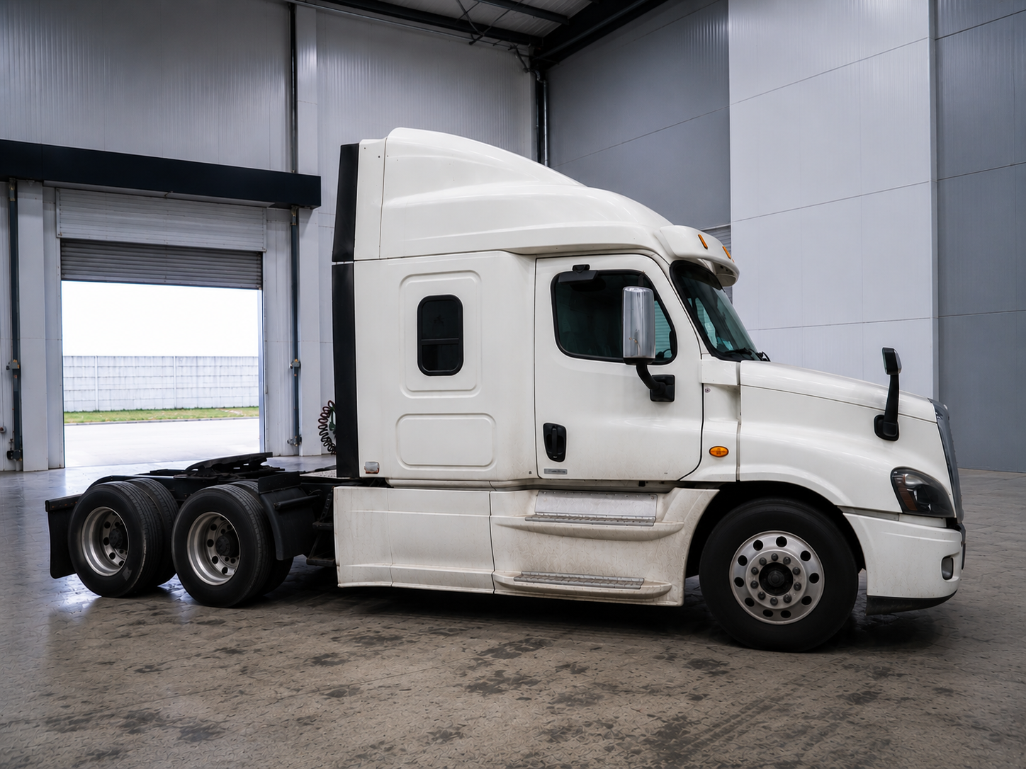 FREIGHTLINER Cascadia 2016 — Vehículo comercial seminuevo certificado