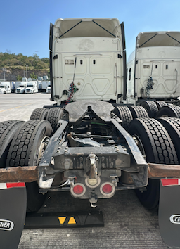 FREIGHTLINER Cascadia — foto 5