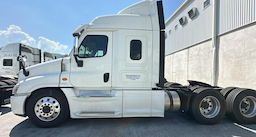 FREIGHTLINER Cascadia — foto 6