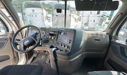 FREIGHTLINER Cascadia — foto 6