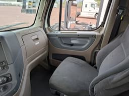 FREIGHTLINER Cascadia — foto 3
