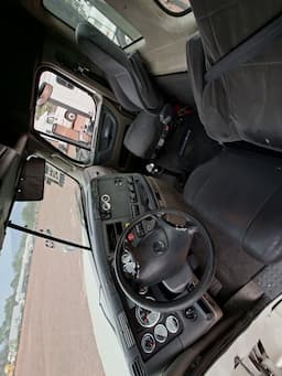 FREIGHTLINER Cascadia — foto 5