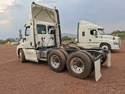 FREIGHTLINER Cascadia — foto 7