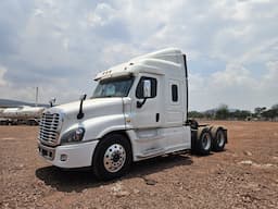 FREIGHTLINER Cascadia — foto 2