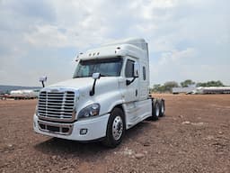 FREIGHTLINER Cascadia — foto 5