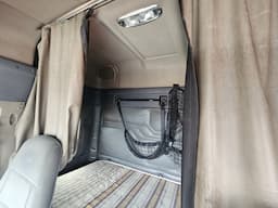 FREIGHTLINER Cascadia — foto 7