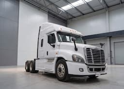 FREIGHTLINER Cascadia — foto 1