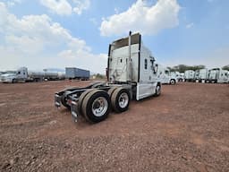 FREIGHTLINER Cascadia — foto 2