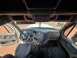 FREIGHTLINER Cascadia — foto 11