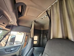 FREIGHTLINER Cascadia — foto 14