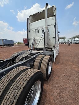 FREIGHTLINER Cascadia — foto 18