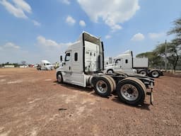 FREIGHTLINER Cascadia — foto 4