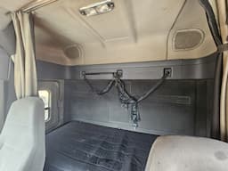 FREIGHTLINER Cascadia — foto 9