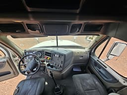 FREIGHTLINER Cascadia — foto 10