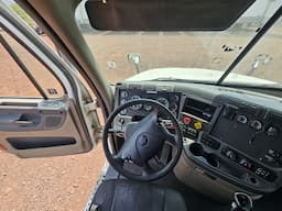 FREIGHTLINER Cascadia — foto 12